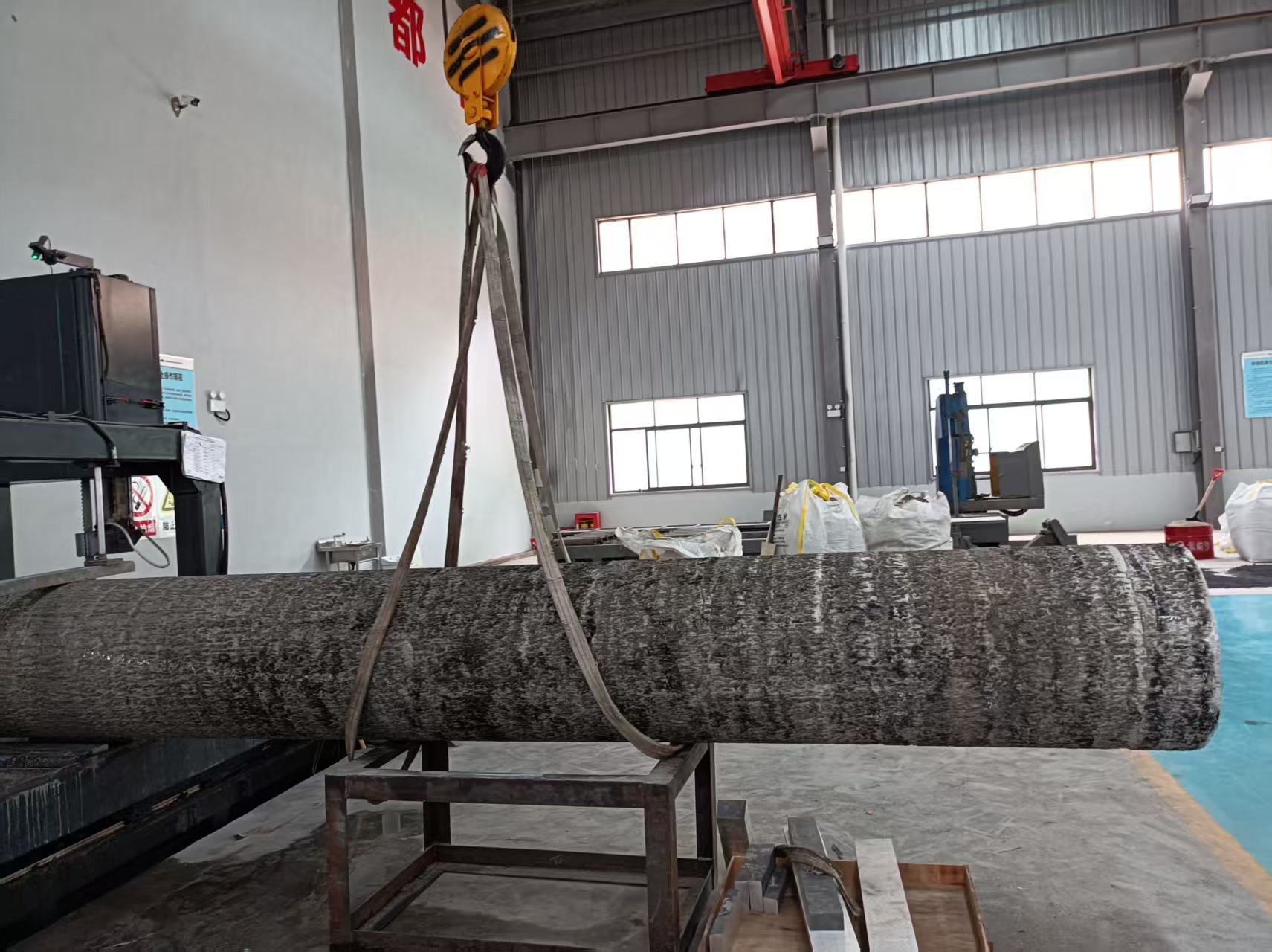 洛阳晟雅公司新建熔铸车间***浇铸获得成功